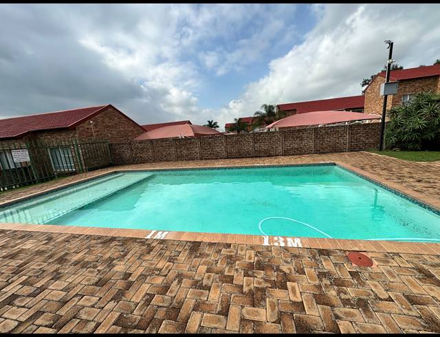 2 BEDROOM TOWNHOUSE FOR SALE IN LIEFDE EN VREDE